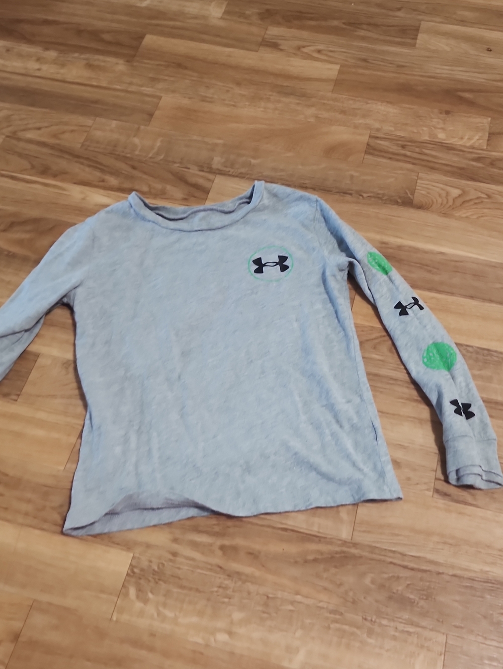 Under Armour Kids Light Gray Long Sleeve Tee with Green Accents